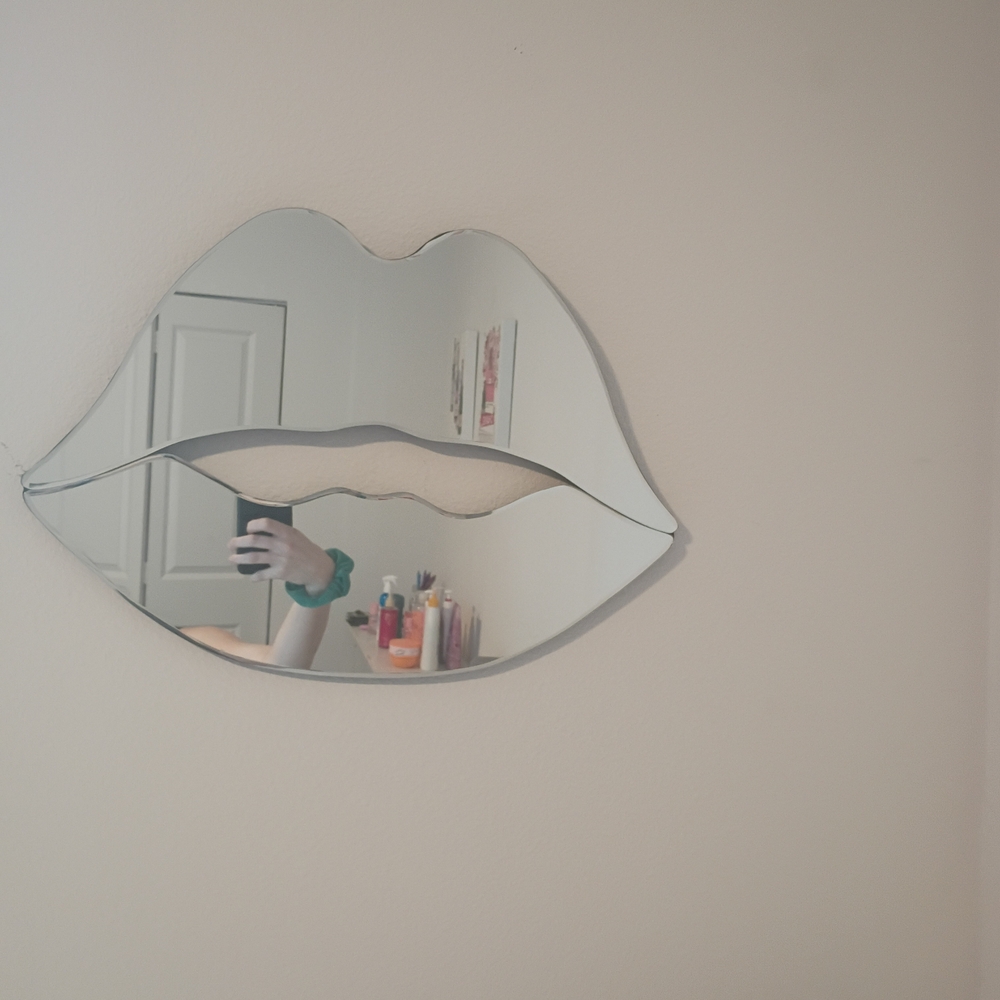 Lip-Shaped Silver Wall Mirror